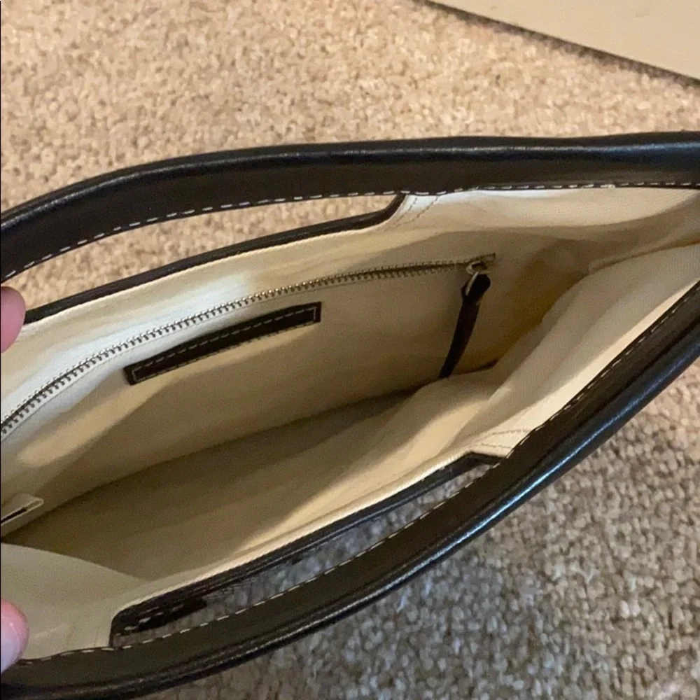 Banana Republic purse - Picture 4 of 4